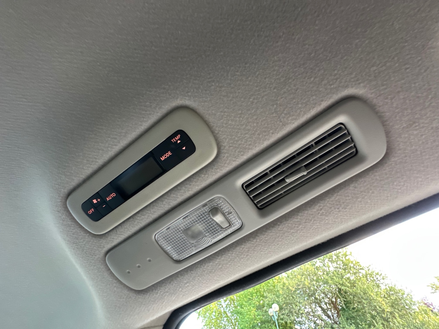 Used Nissan Serena 2014 for sale - 75392223: Photo 85