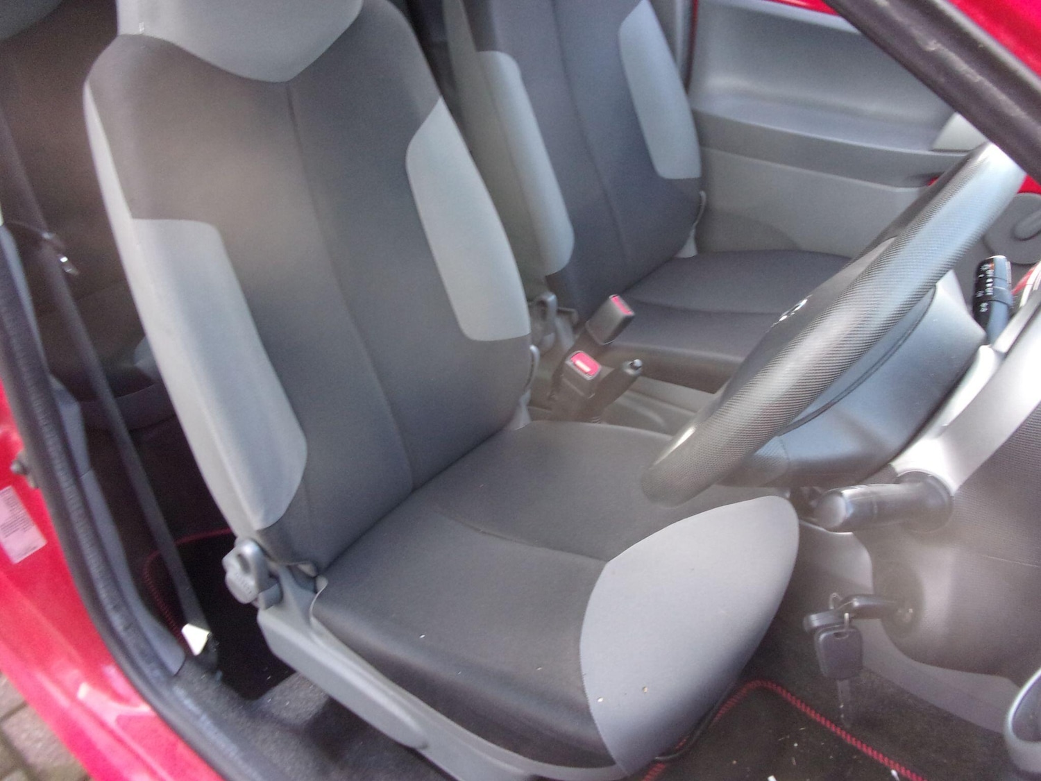 Used Peugeot 107 2012 for sale - 76572541: Photo 2