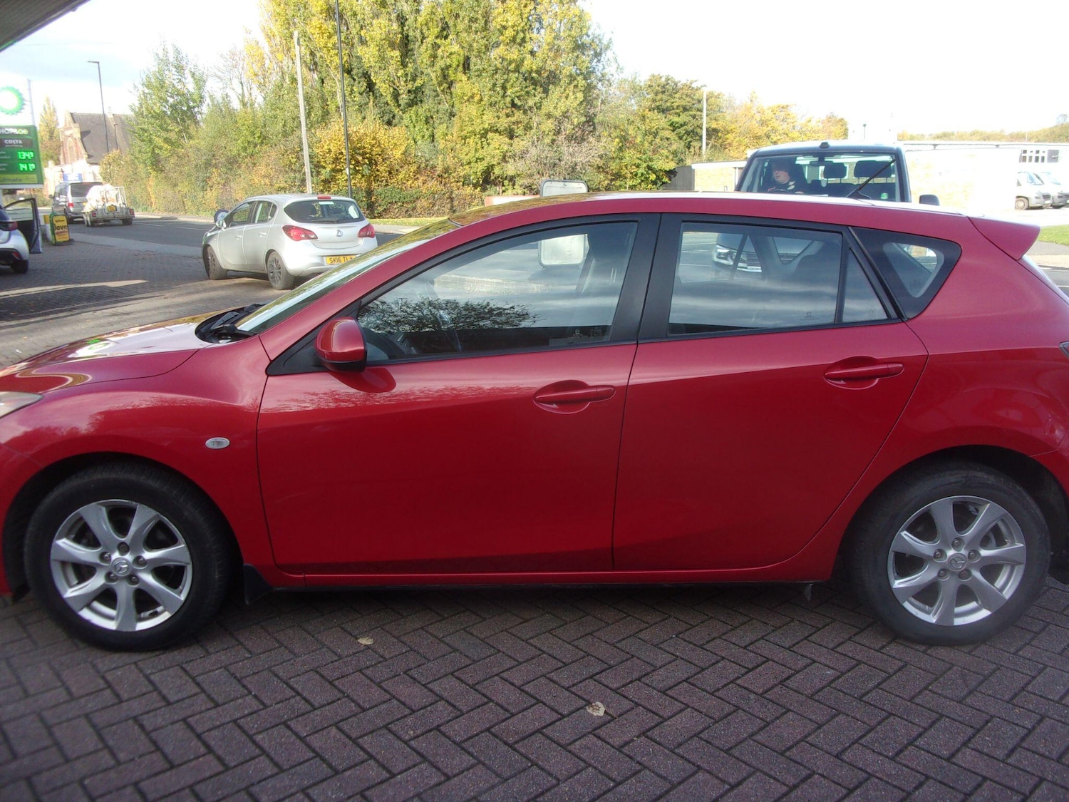 Used Mazda Mazda3 2010 for sale - 76314317: Photo 5