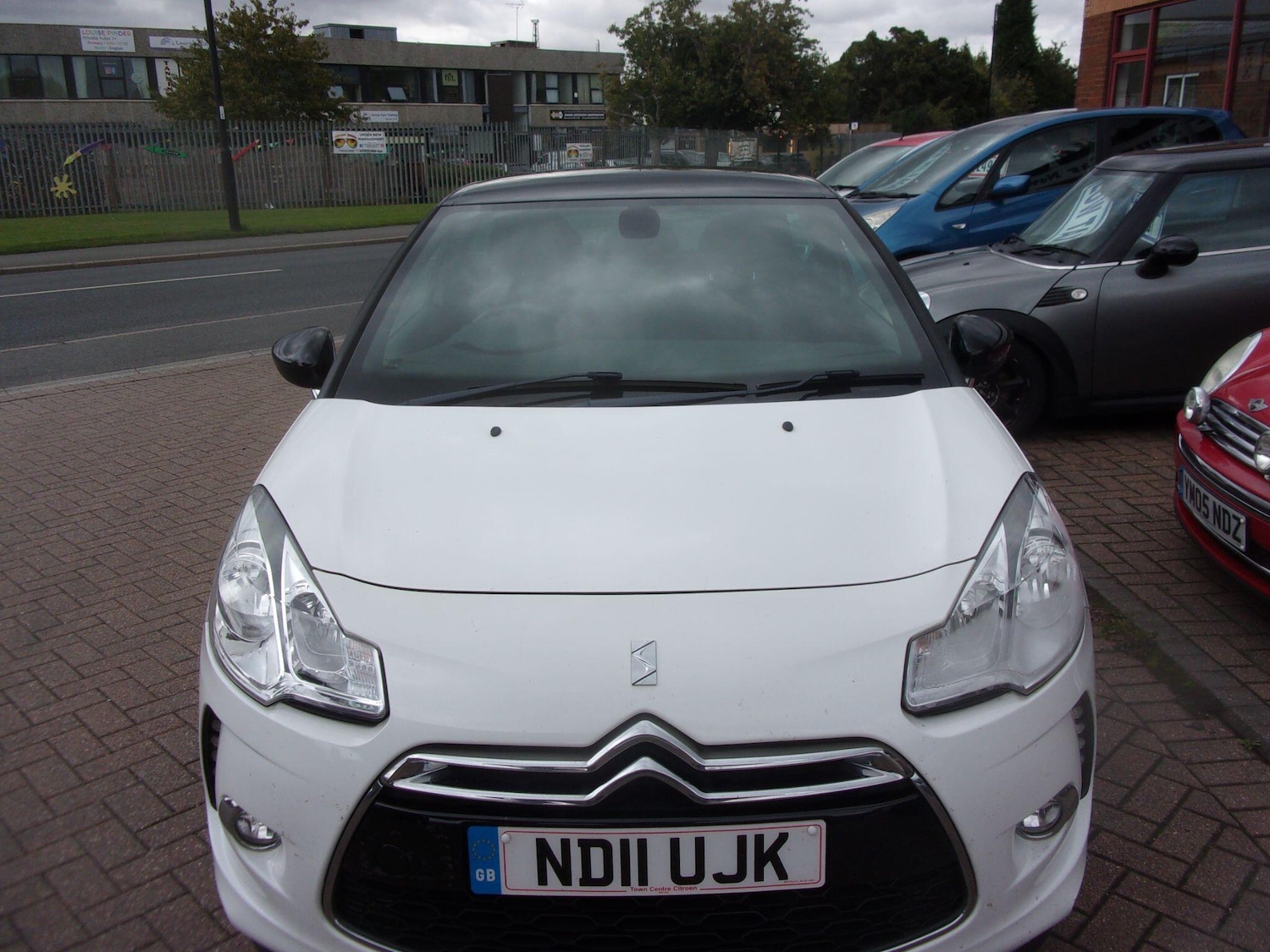 Used Citroen DS3 2011 for sale - 76060899: Photo 3