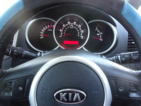 Used Kia Venga 2011 for sale - 76259383: Photo 10