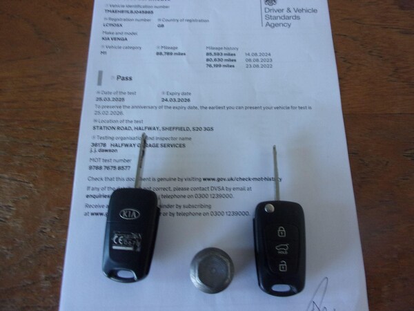 Used Kia Venga 2011 for sale - 76259383: Photo 14