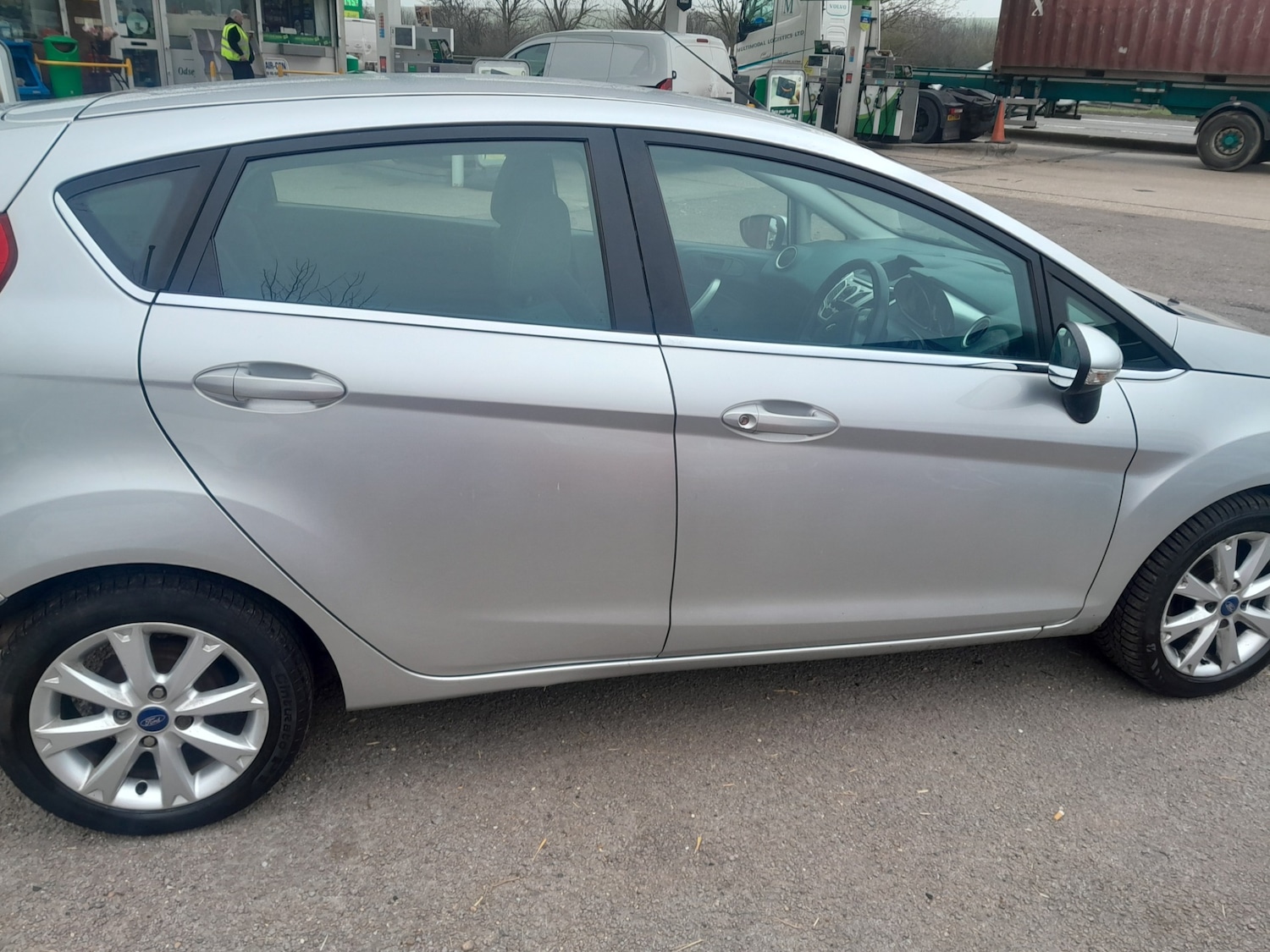 Used Ford Fiesta 2010 for sale - 77743495: Photo 4