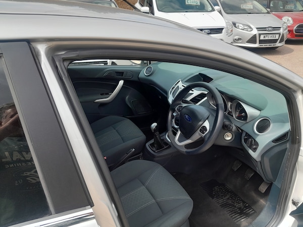 Used Ford Fiesta 2010 for sale - 75673812: Photo 5