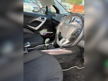 Used Peugeot 2008 2014 for sale - 77475499: Photo