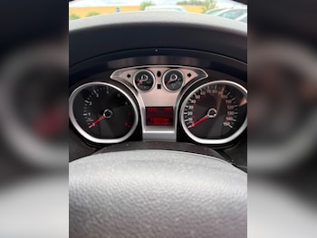 Used Ford Focus 2011 for sale - 79068865: Photo