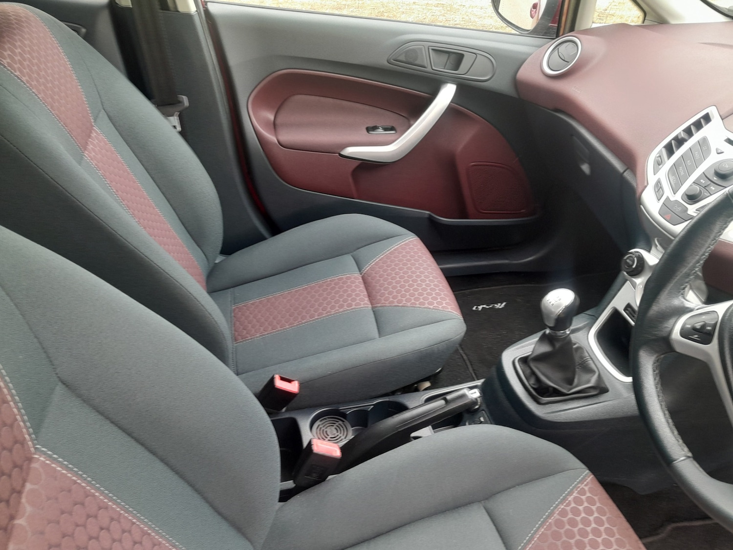 Used Ford Fiesta 2010 for sale - 78066292: Photo 2