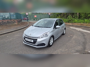 Used Peugeot 208 2017 for sale - 78409347: Photo