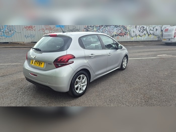 Used Peugeot 208 2017 for sale - 78409347: Photo