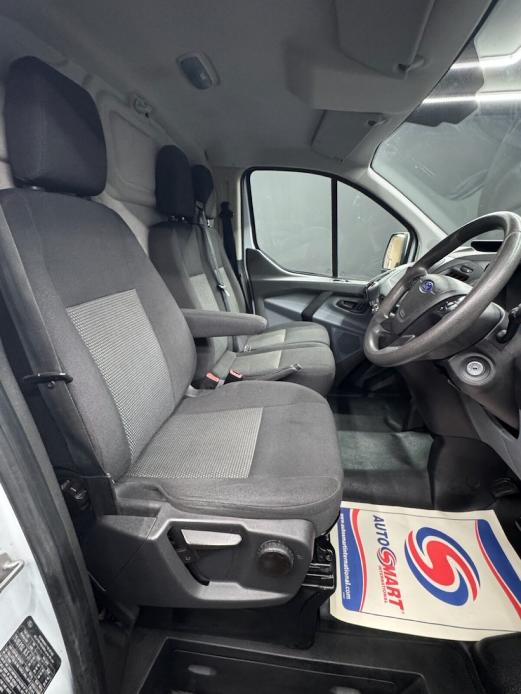 Used Ford Transit Custom 2015 for sale - 76147456: Photo 32