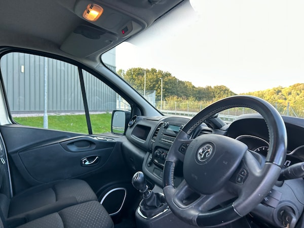 Used Vauxhall Vivaro 2018 for sale - 72595660: Photo 2
