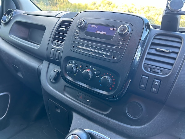 Used Vauxhall Vivaro 2018 for sale - 72595660: Photo 35