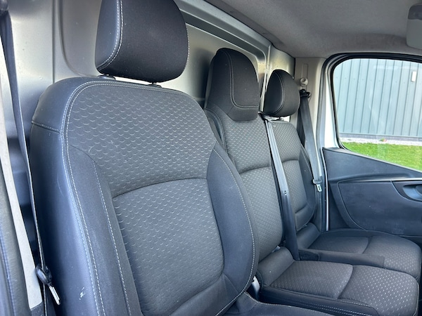 Used Vauxhall Vivaro 2018 for sale - 72595660: Photo 3