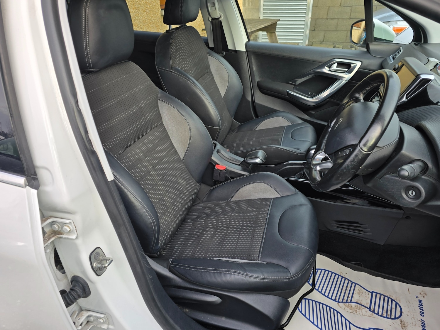 Used Peugeot 2008 2016 for sale - 76987017: Photo 12