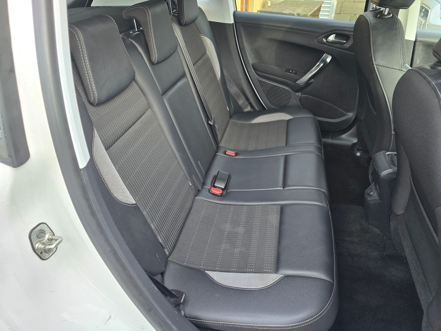 Used Peugeot 2008 2016 for sale - 76987017: Photo 16