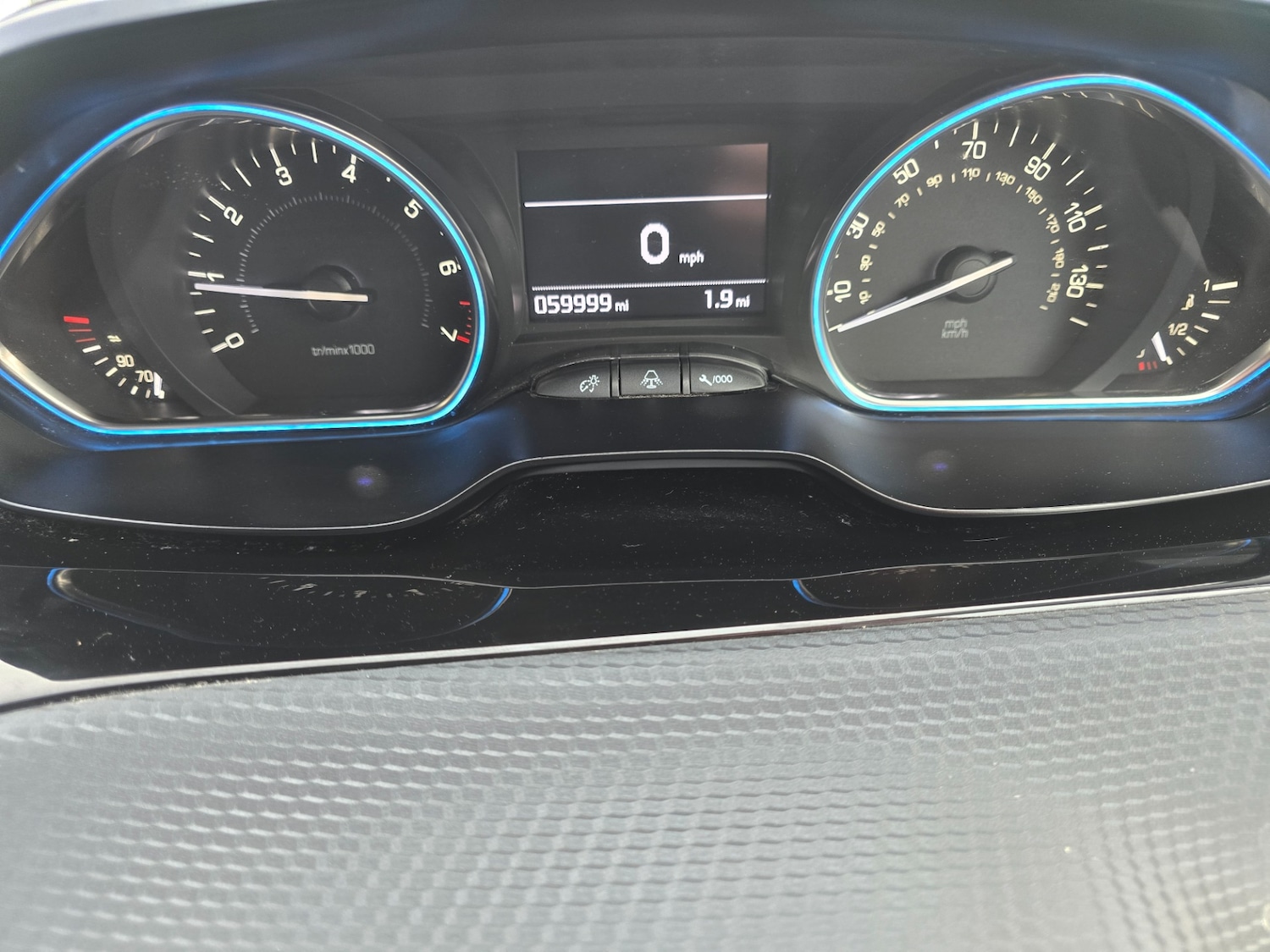 Used Peugeot 2008 2016 for sale - 76987017: Photo 19