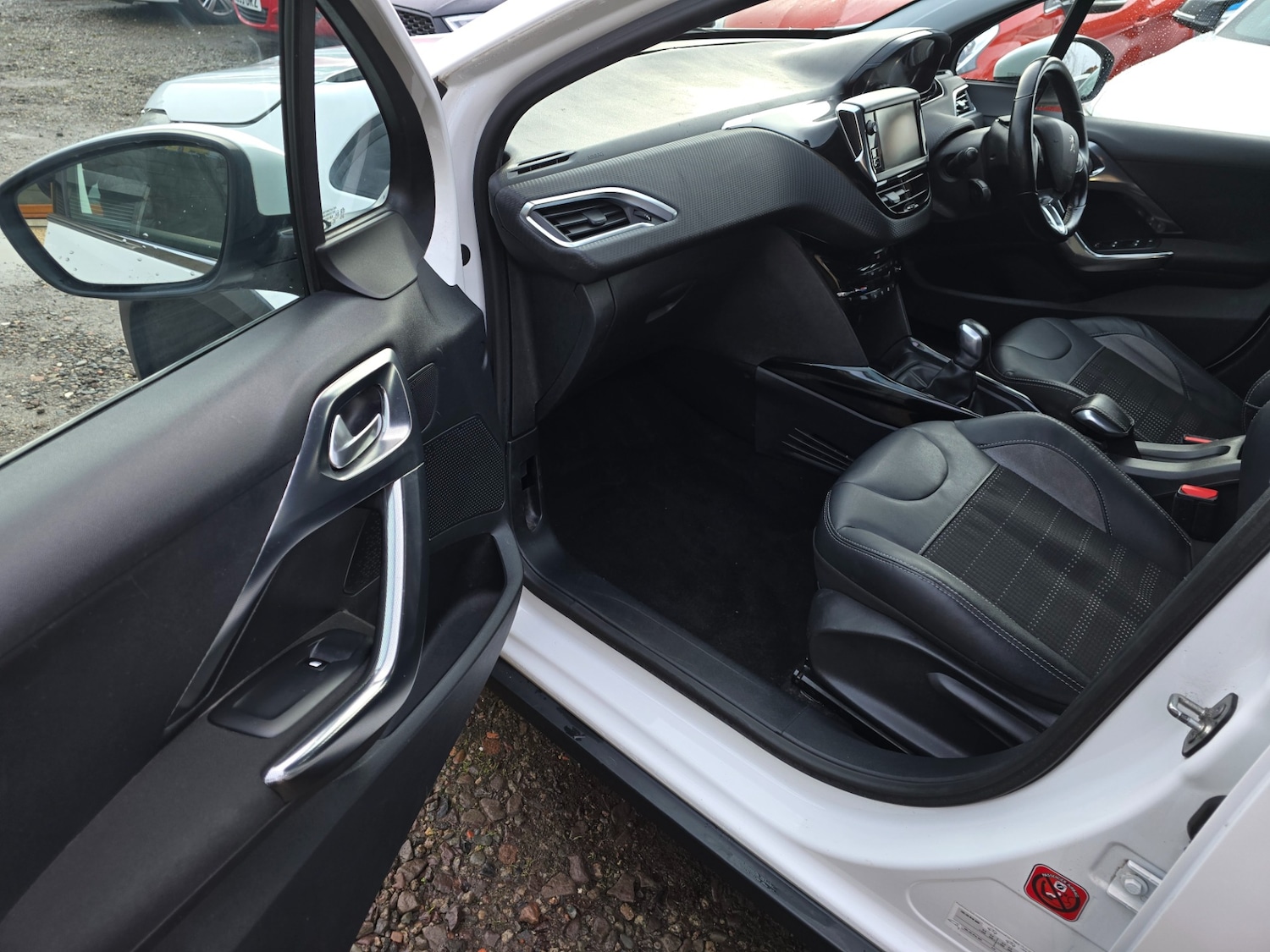 Used Peugeot 2008 2016 for sale - 76987017: Photo 9