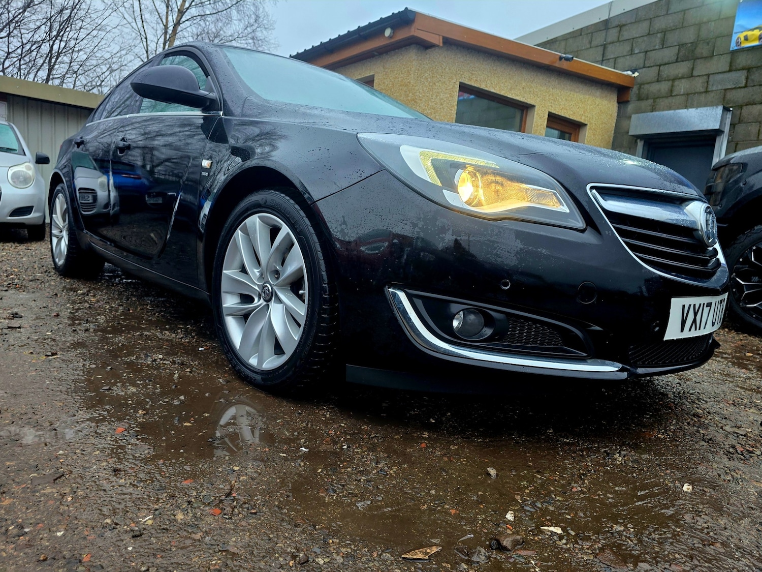Used Vauxhall Insignia 2017 for sale - 77906815: Photo 2