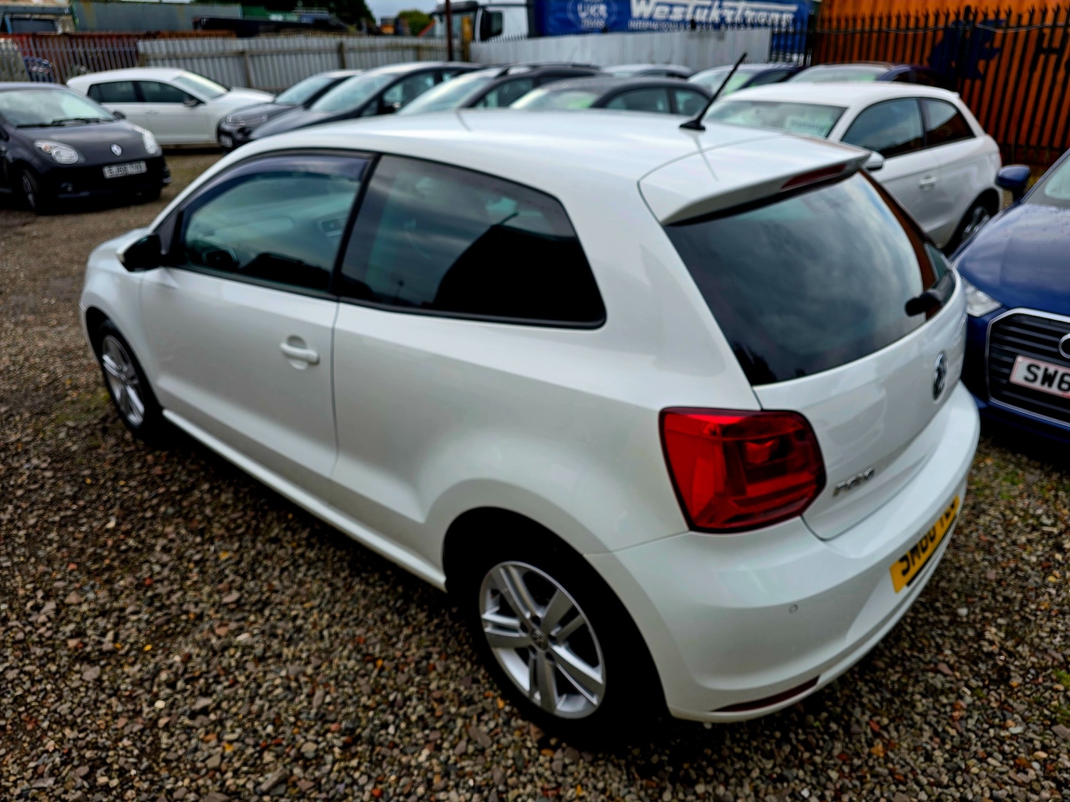 Used Volkswagen Polo 2017 for sale - 76233005: Photo 4
