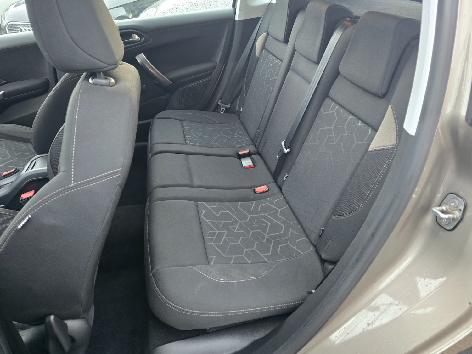 Used Peugeot 2008 2016 for sale - 77228467: Photo 17