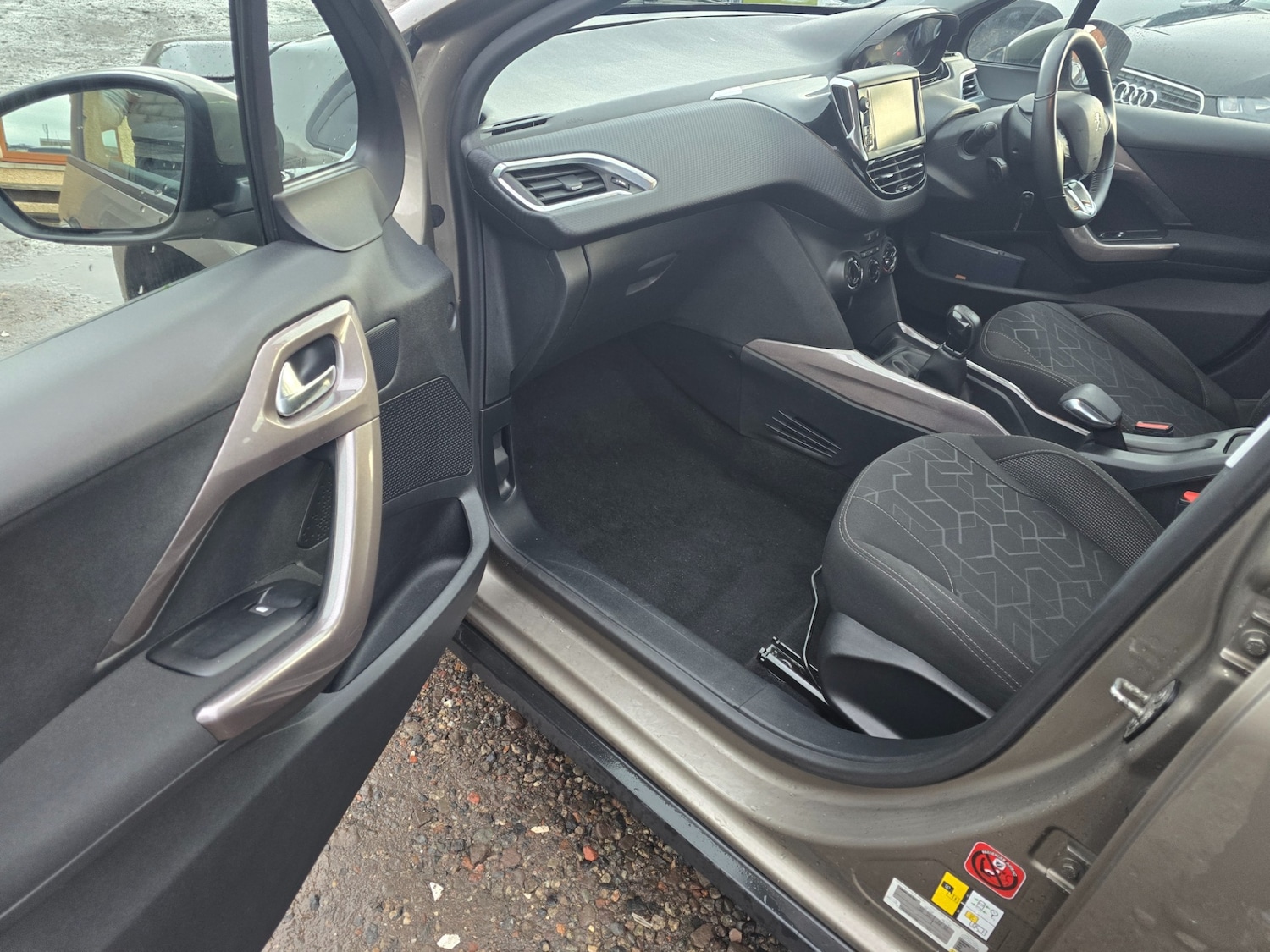 Used Peugeot 2008 2016 for sale - 77228467: Photo 9