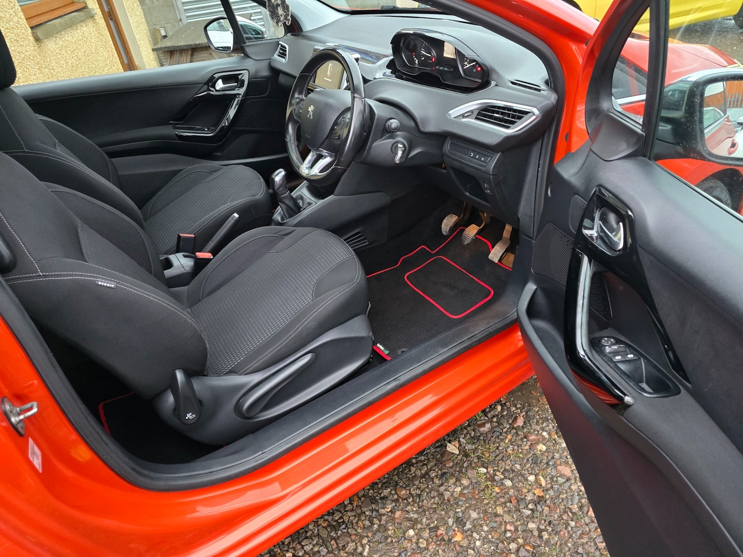 Used Peugeot 208 2016 for sale - 76848816: Photo 10