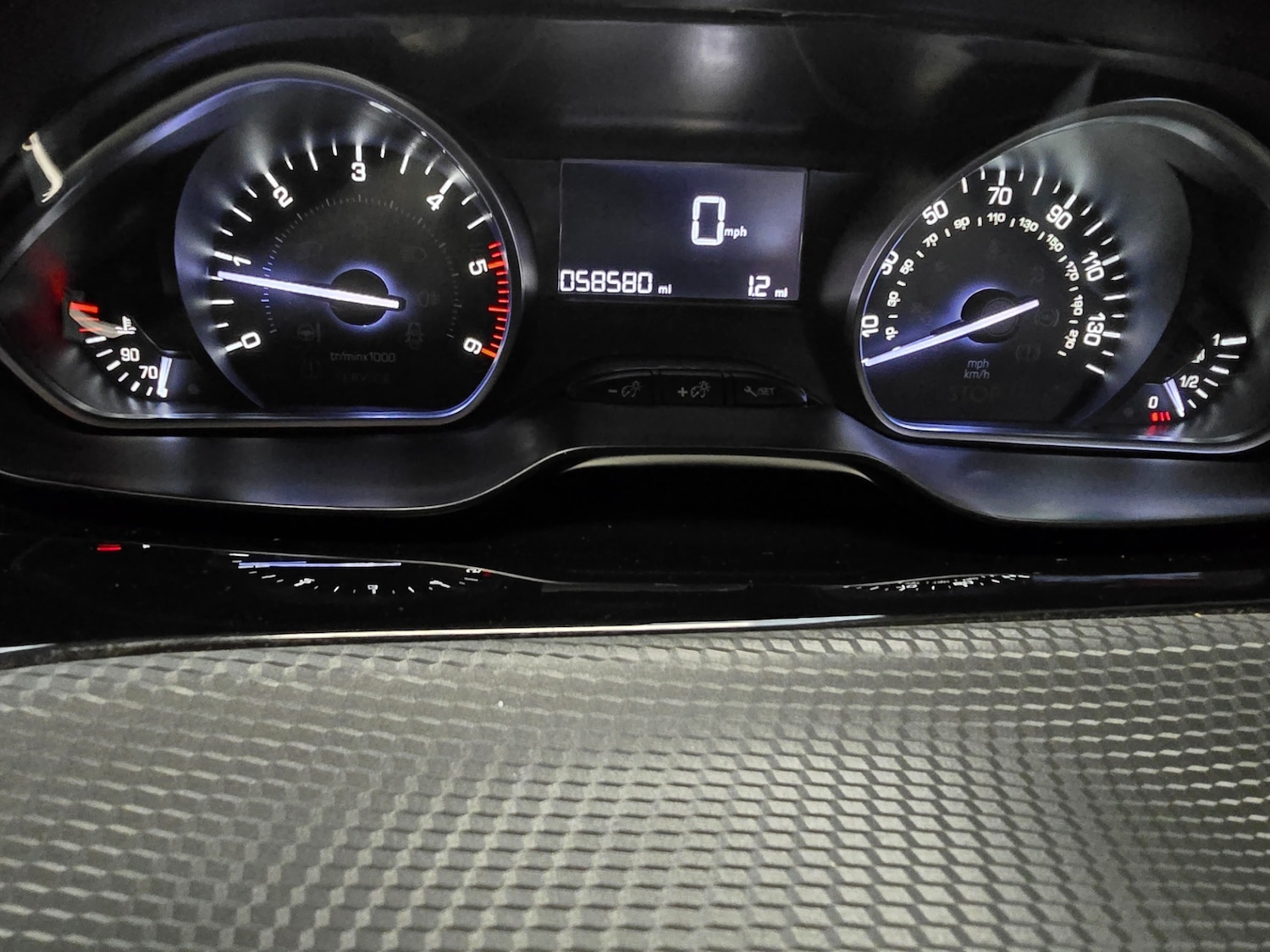 Used Peugeot 208 2016 for sale - 76848816: Photo 21