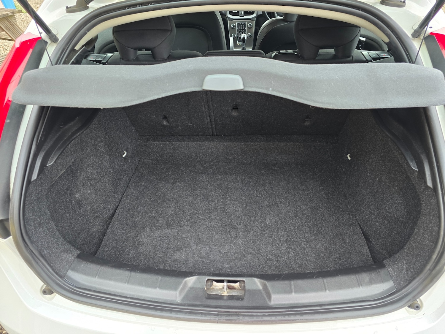 Used Volvo V40 2014 for sale - 76299328: Photo 17