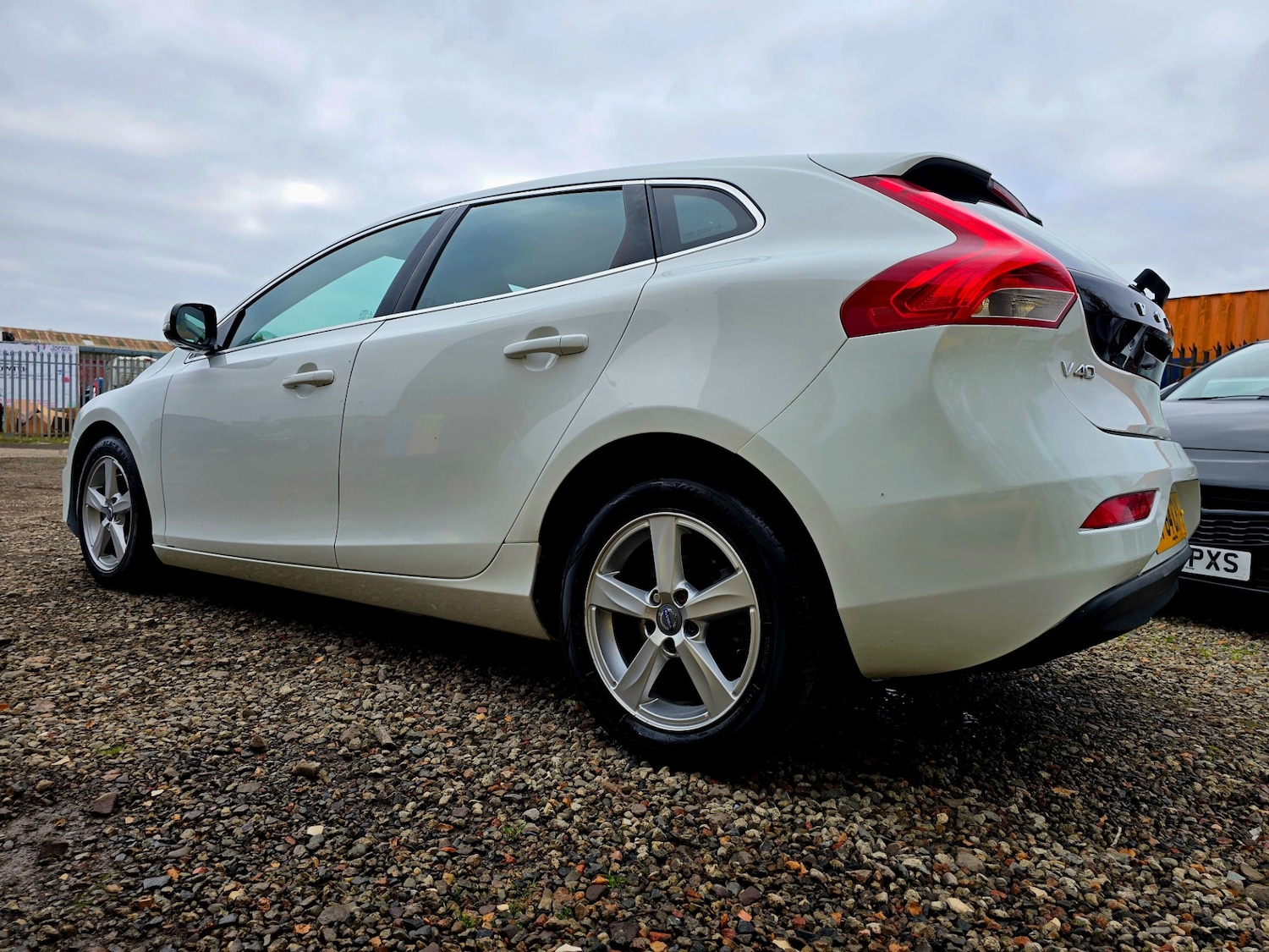 Used Volvo V40 2014 for sale - 76299328: Photo 7