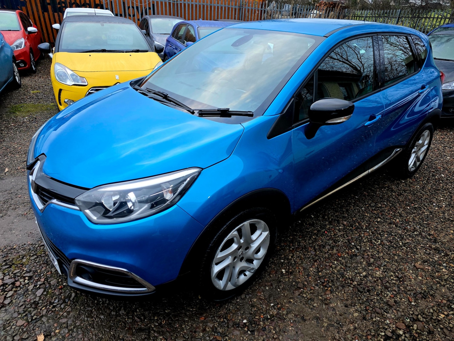 Used Renault Captur 2016 for sale - 76847339: Photo 2