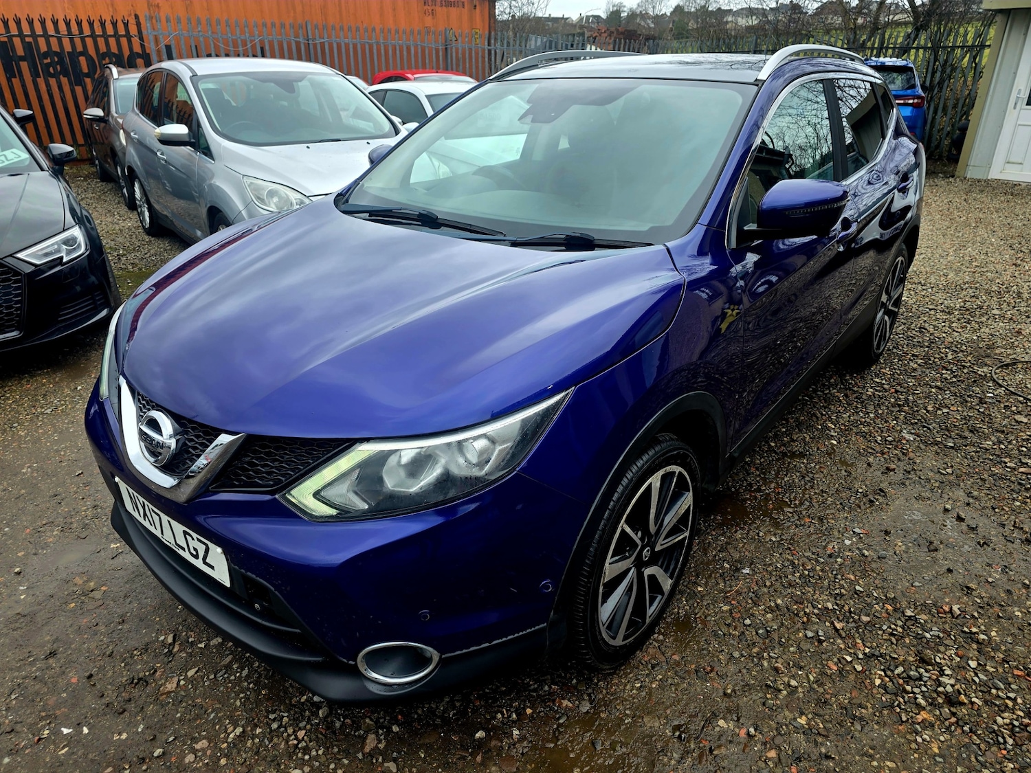 Used Nissan Qashqai 2017 for sale - 77906735: Photo 2