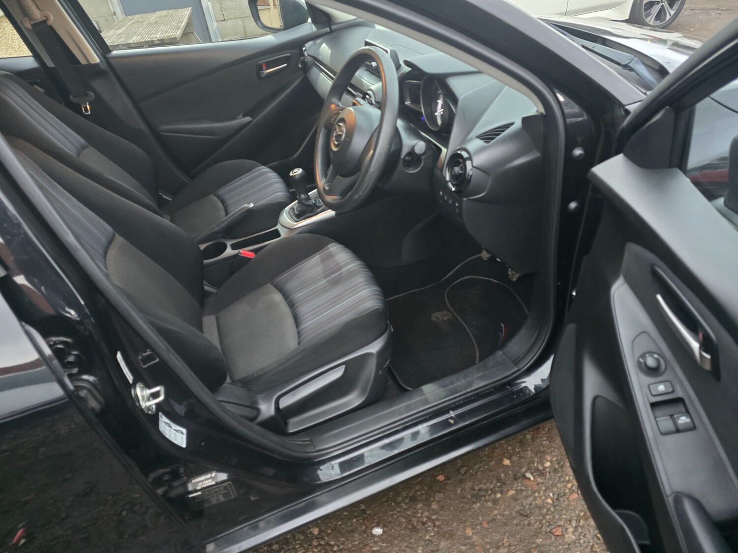 Used Mazda Mazda2 2015 for sale - 77822531: Photo 10