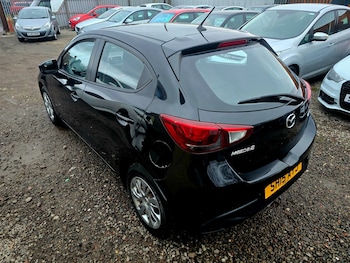 Used Mazda Mazda2 2015 for sale - 77822531: Photo