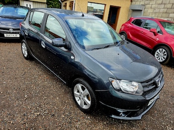 Used Dacia Sandero 2017 for sale - 79463236: Photo