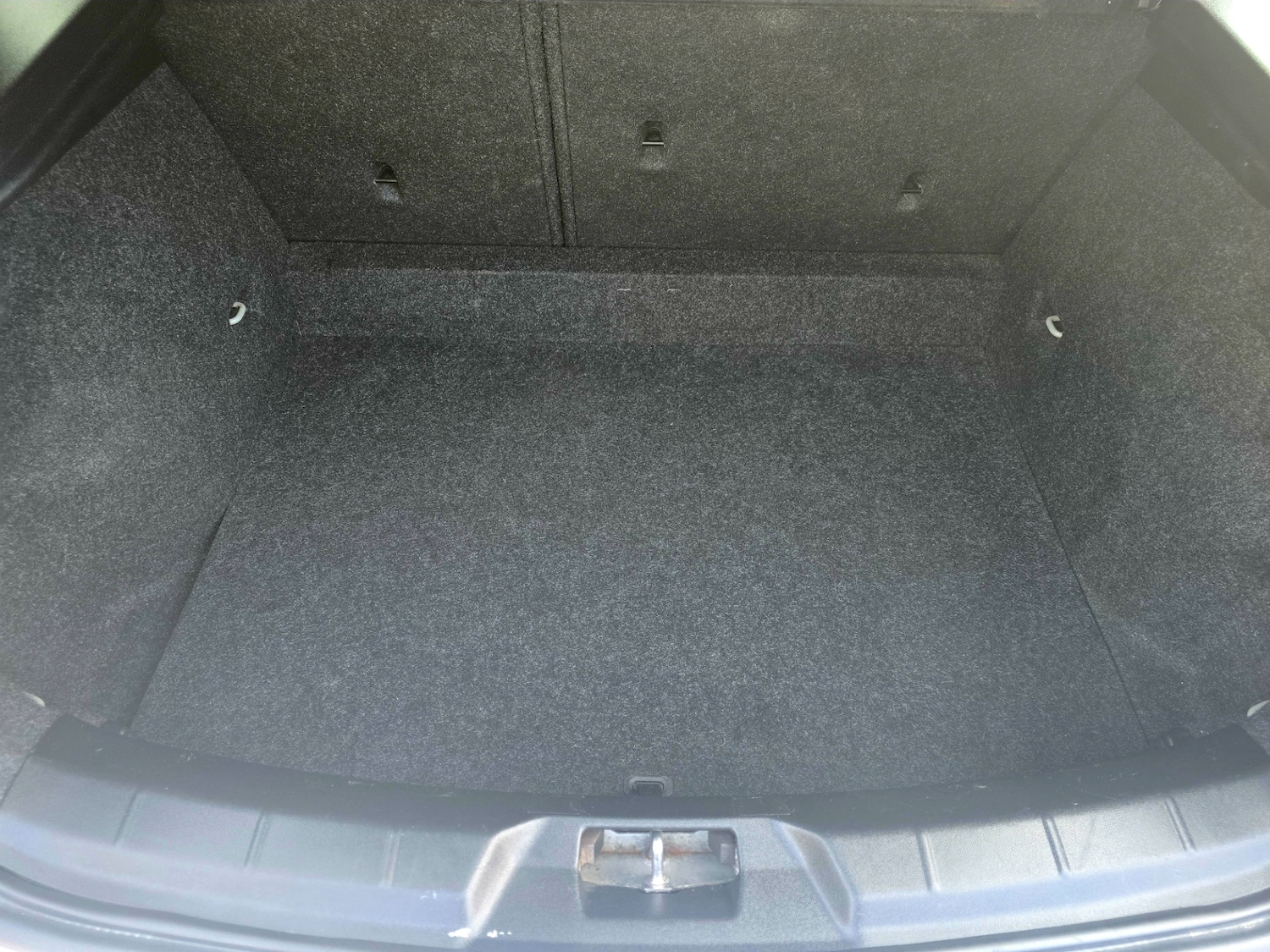 Used Volvo V40 2015 for sale - 77782050: Photo 18