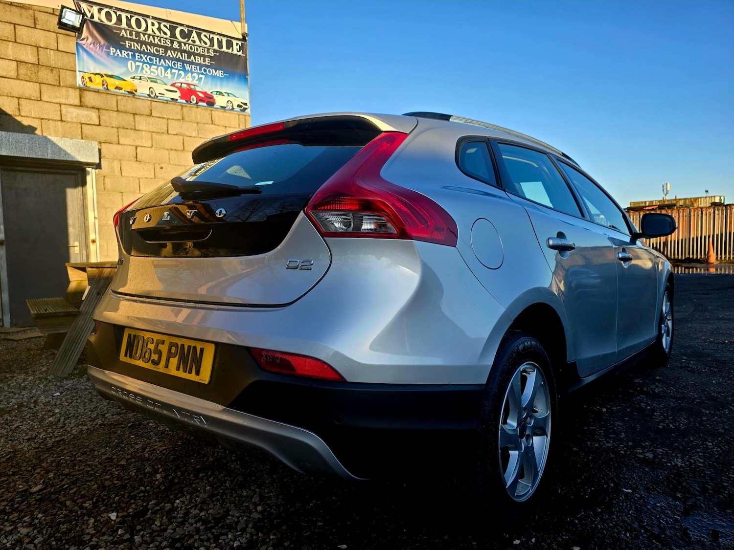 Used Volvo V40 2015 for sale - 77782050: Photo 3