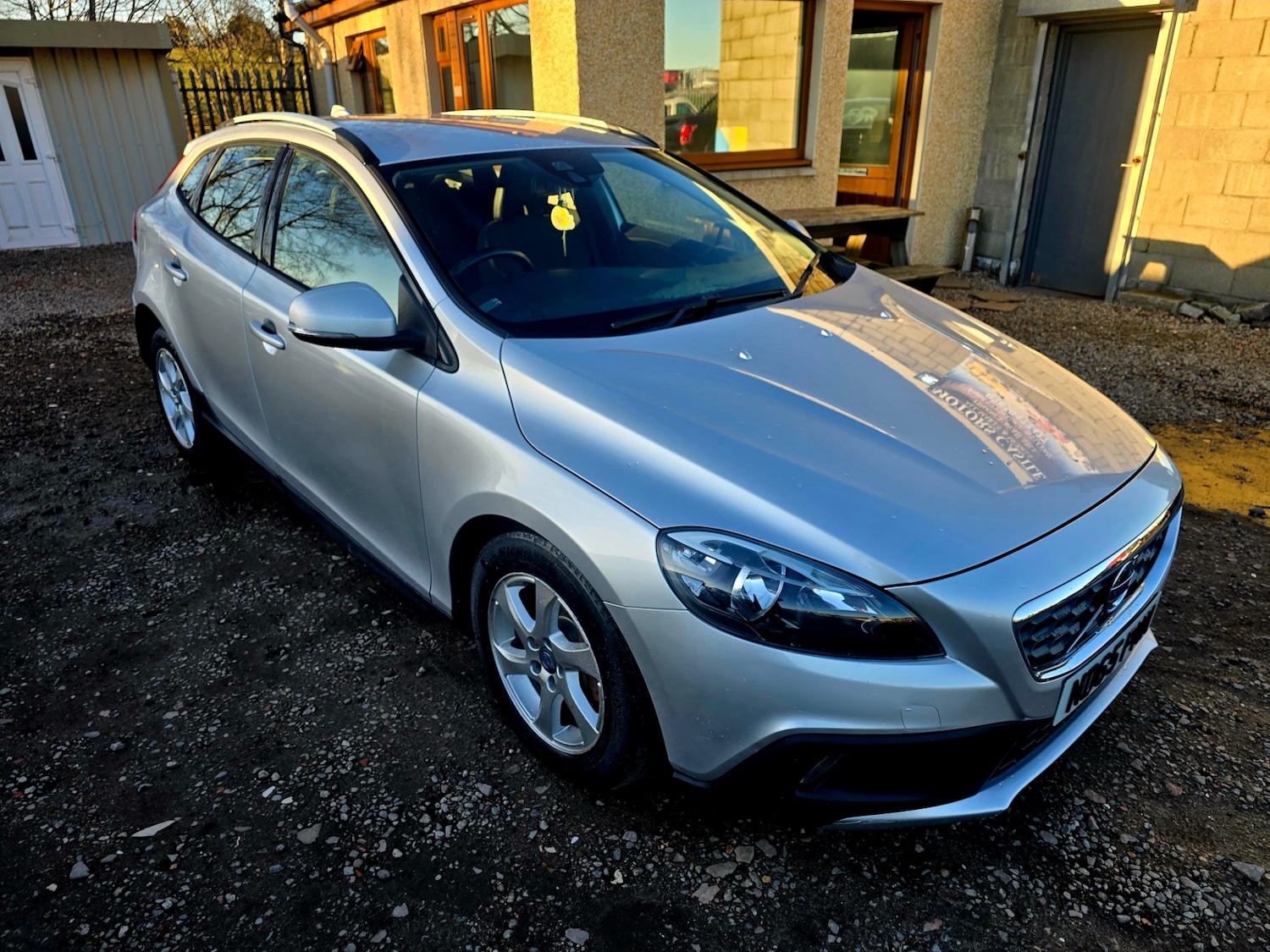 Used Volvo V40 2015 for sale - 77782050: Photo 5