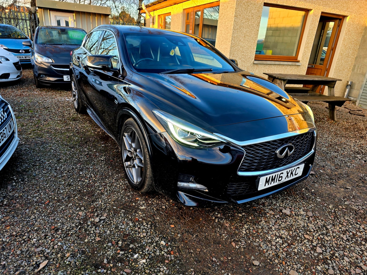 Used Infiniti Q30 2016 for sale - 76627249: Photo 2