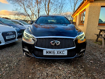 Used Infiniti Q30 2016 for sale - 76627249: Photo