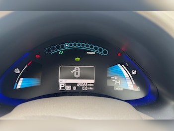 Used Nissan Leaf 2015 for sale - 76079607: Photo 2