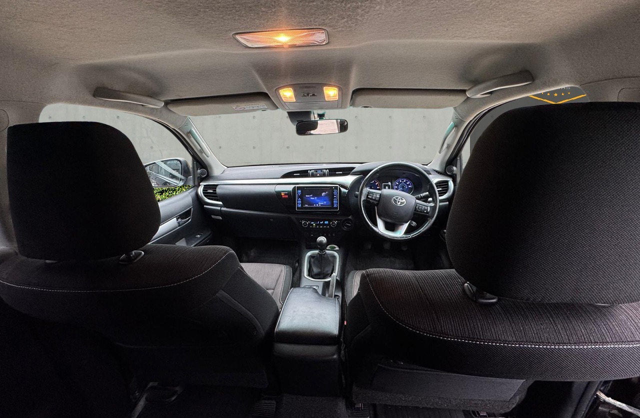 Used Toyota Hilux 2018 for sale - 76750587: Photo 11