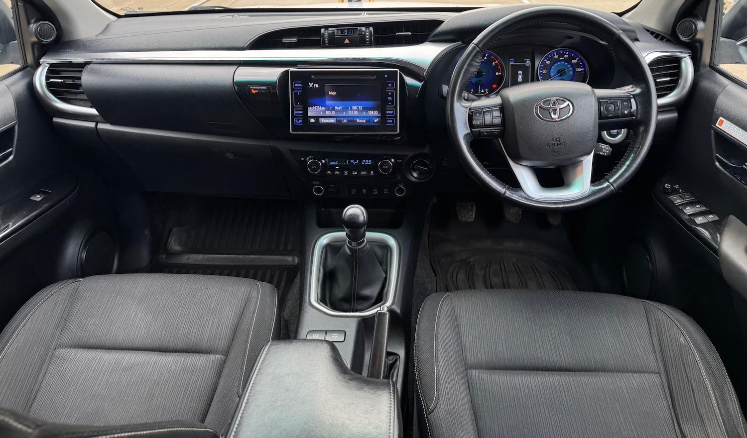 Used Toyota Hilux 2019 for sale - 77377832: Photo 14