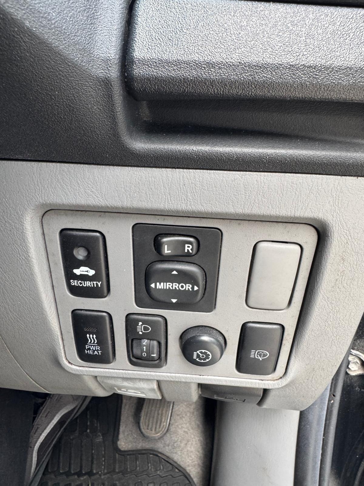 Used Toyota Hilux 2011 for sale - 76380307: Photo 19