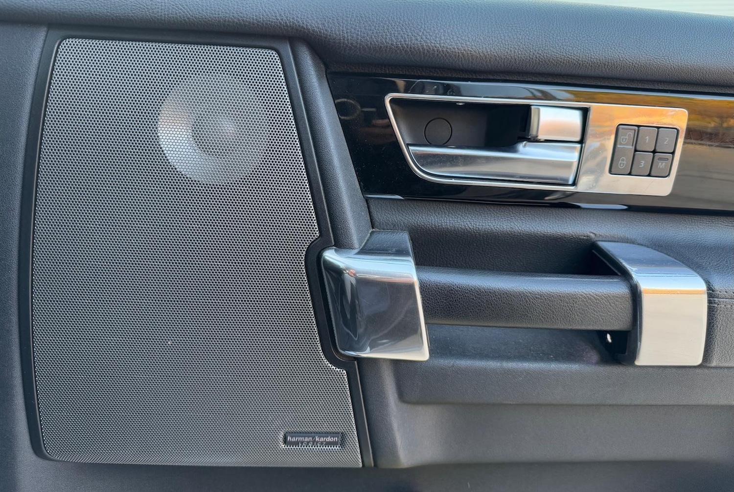 Used Land Rover Discovery 2011 for sale - 76101007: Photo 21