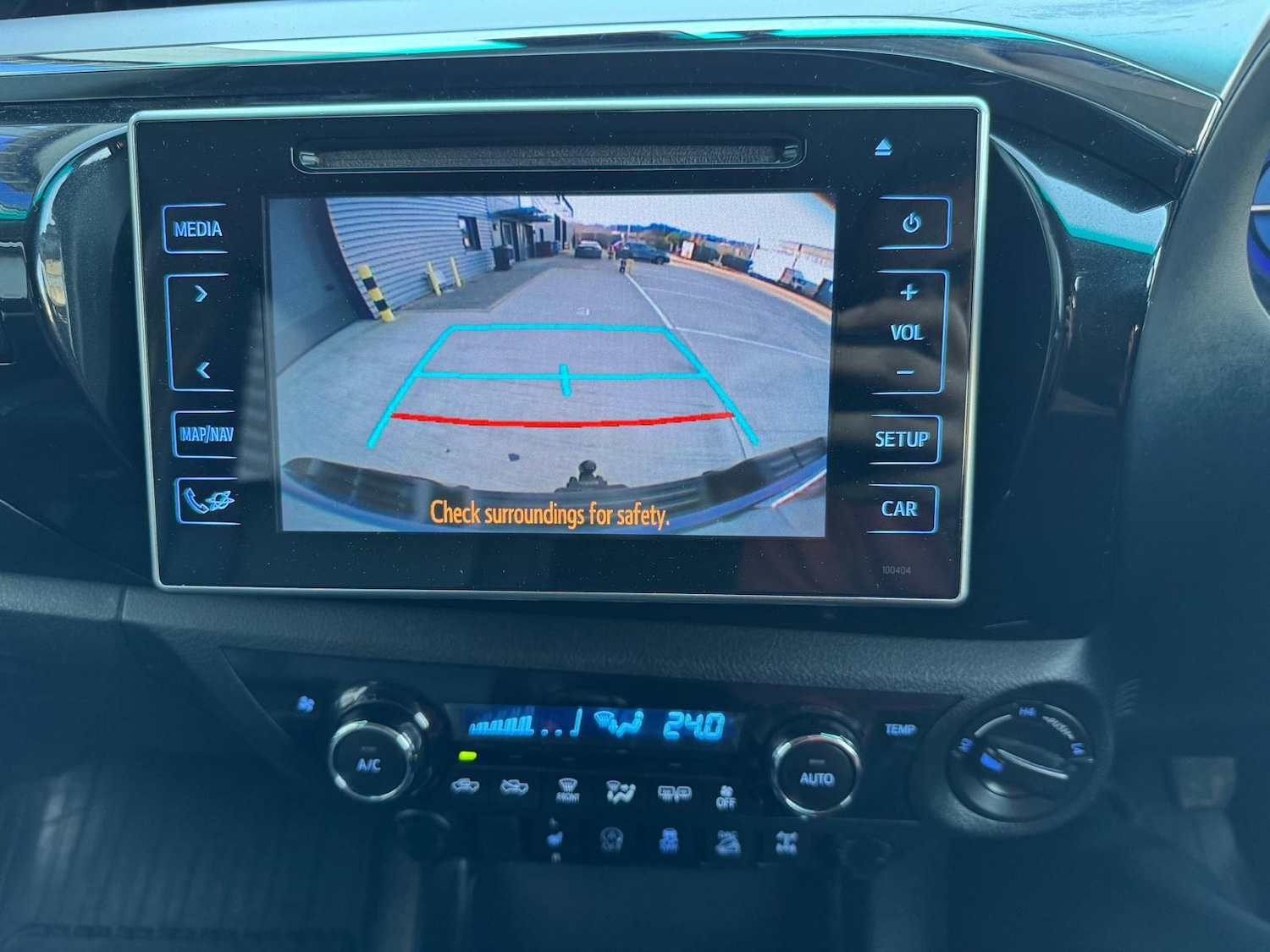 Used Toyota Hilux 2018 for sale - 78004841: Photo 19