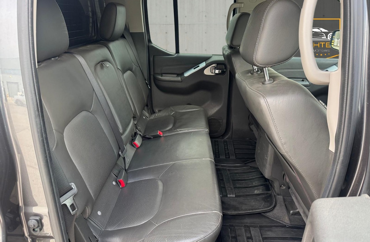 Used Nissan Navara 2012 for sale - 76979930: Photo 12