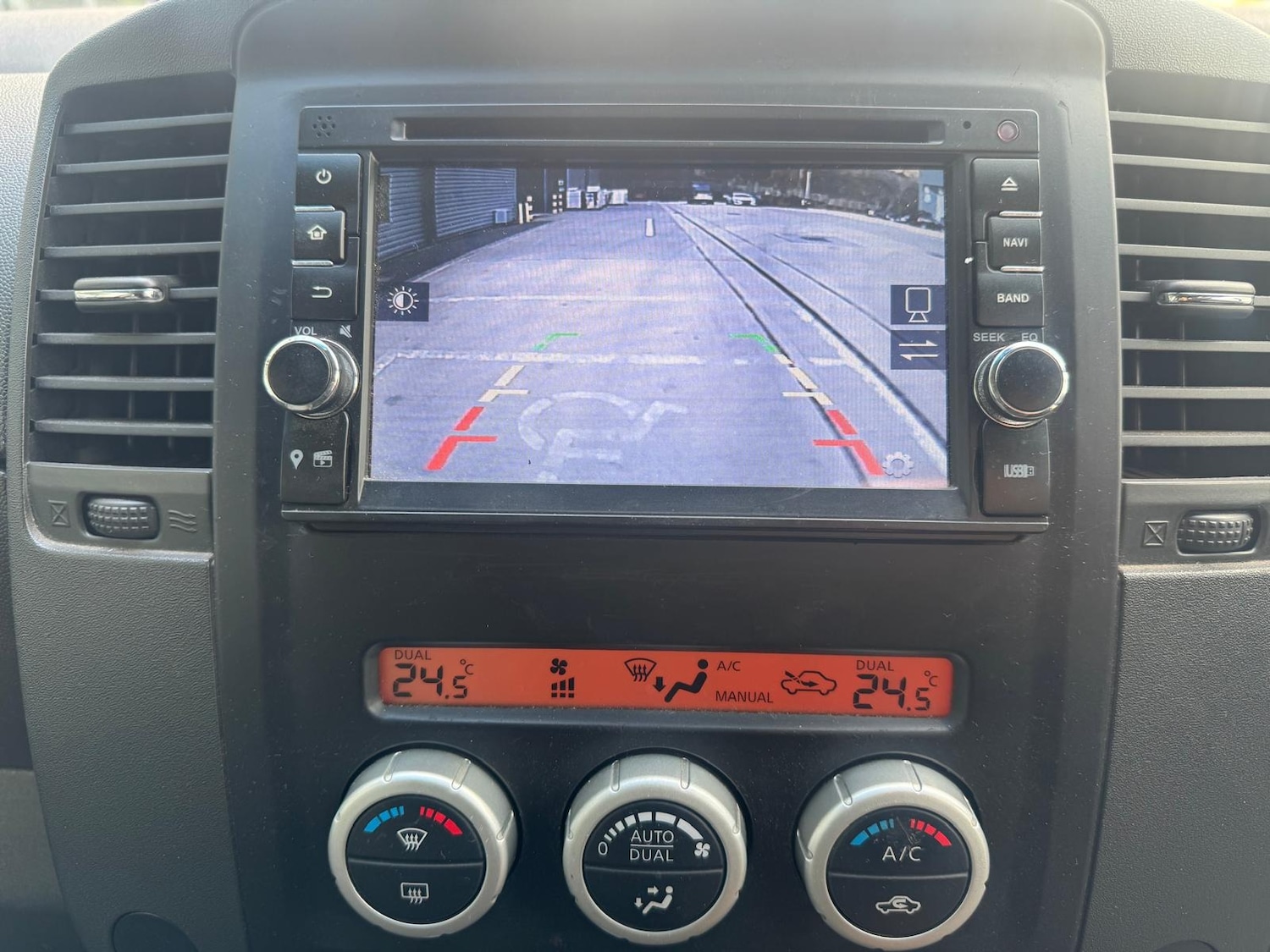 Used Nissan Navara 2012 for sale - 76979930: Photo 19