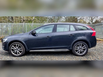 Used Volvo V60 Cross Country 2018 for sale - 78646779: Photo