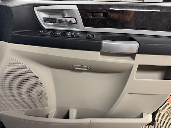 Used Chrysler Grand Voyager 2014 for sale - 74464212: Photo 50
