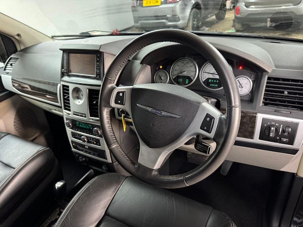 Used Chrysler Grand Voyager 2014 for sale - 74464212: Photo 70
